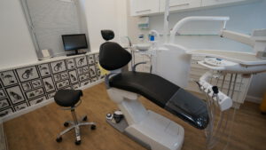 Behandlungszimmer 2 in der Zahnarztpraxis Dr. Wark